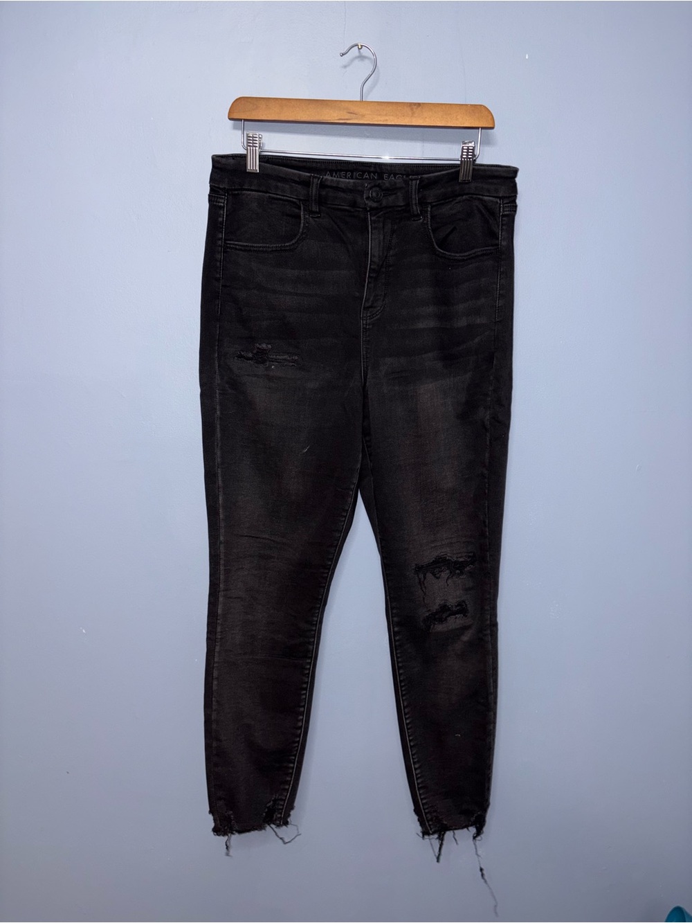 American Eagle | Black Distressed Jeans | Size 12